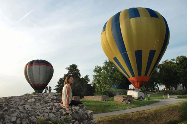 Прво музика, па вожња балоном
